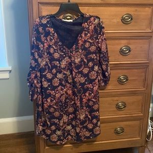 Very flattering long sleeve dress